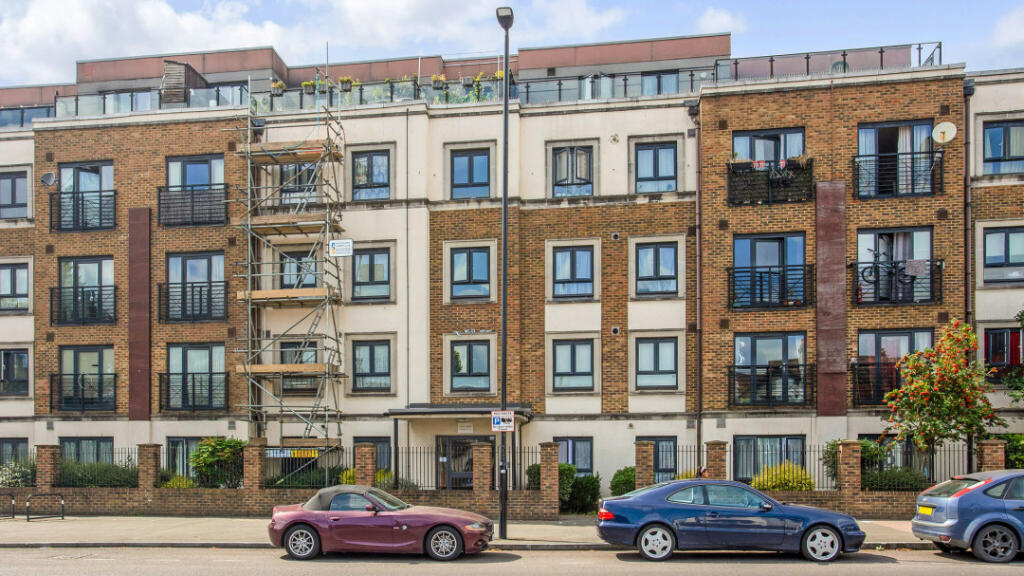 Main image of property: Flat 22, Flint Court, 160 Thornton Road, Croydon, CR7 6BB