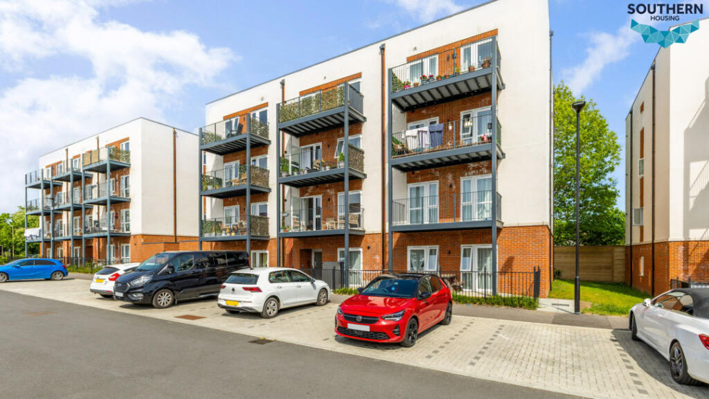 Main image of property: 15 Niagara Road, Farnborough, GU14 0FN