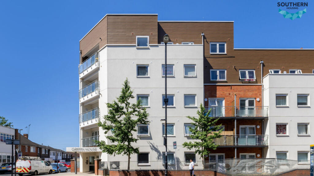 Main image of property: 399 London Road, Croydon, CR0 3FH