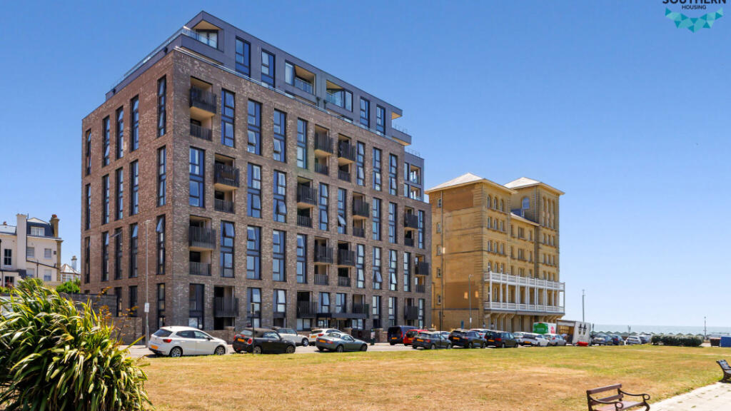 Main image of property: Kings House West, 1A Grand Avenue, Brighton, Hove, BN3 2QX