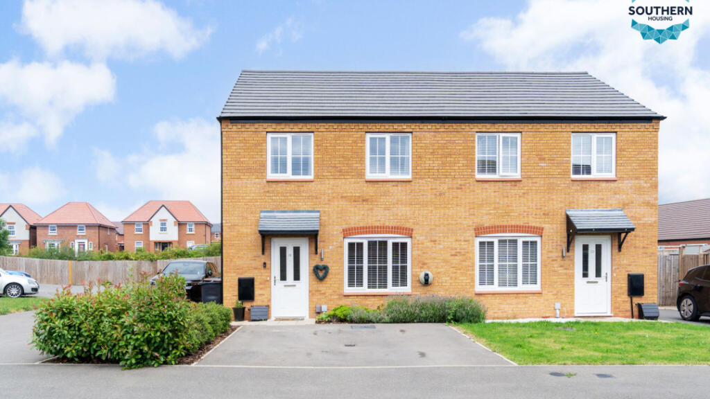 Main image of property: Nuneaton, Warwickshire, CV11 6XQ