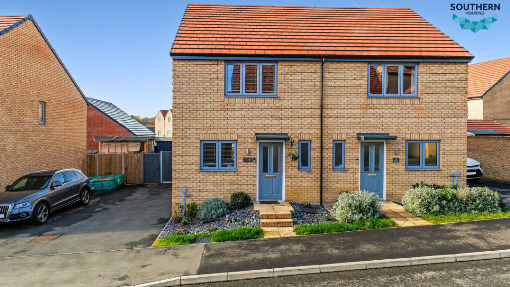 Main image of property: 6 Peridot Drive, Wellingborough, Northamptonshire, NN8 6DS