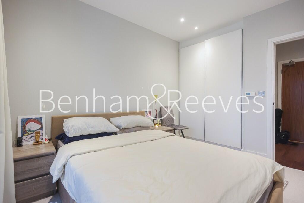 1 bedroom apartment for rent in Silvocea Way, London, E14