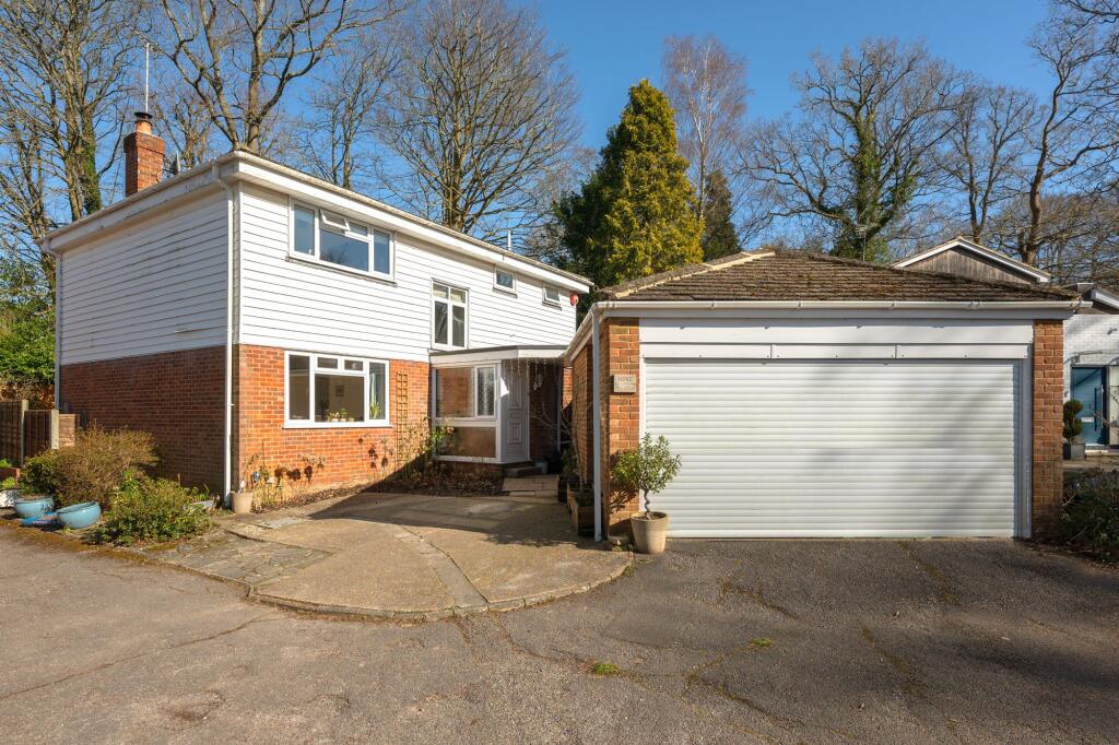 Main image of property: The Glade, Horsham, RH13