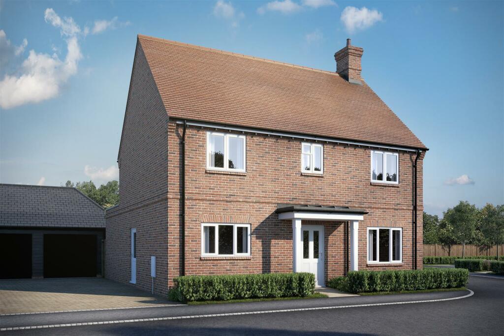 4 bedroom detached house for sale in Stanbridge Road, Haddenham