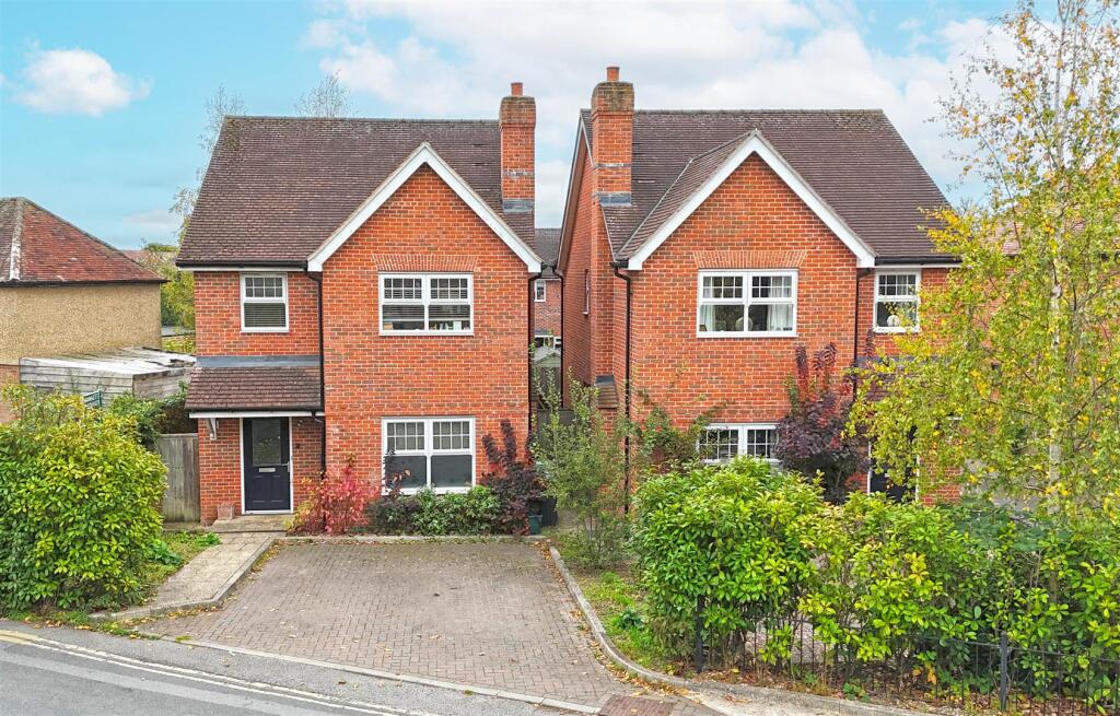 Main image of property: Southern Road, Thame
