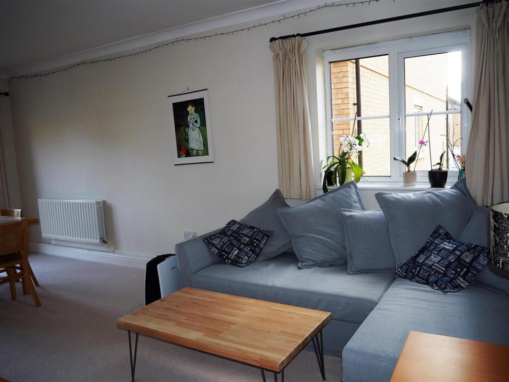 Main image of property: Long Ford Close, OX1 4NH