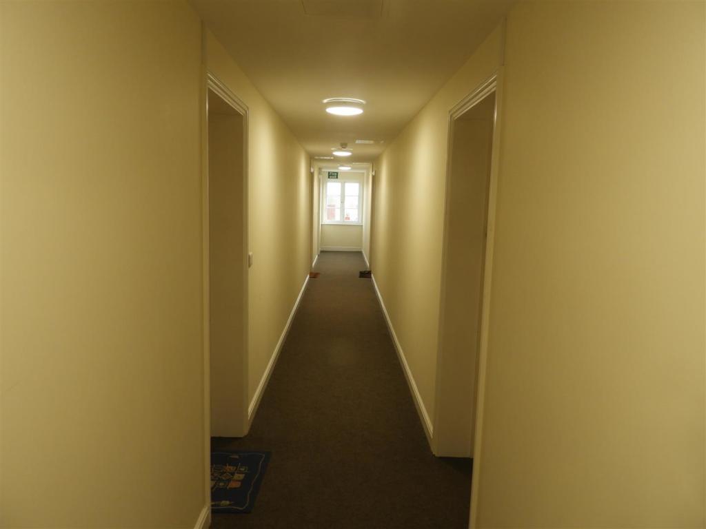 1 bedroom flat for sale in Cricklade Road, Swindon, SN2