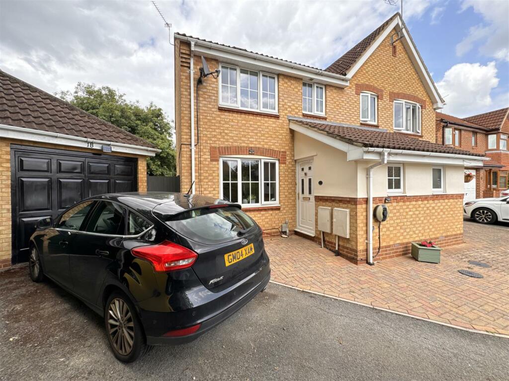 4 Bedroom Semi Detached House For Sale In Gaynor Close Swindon Sn25