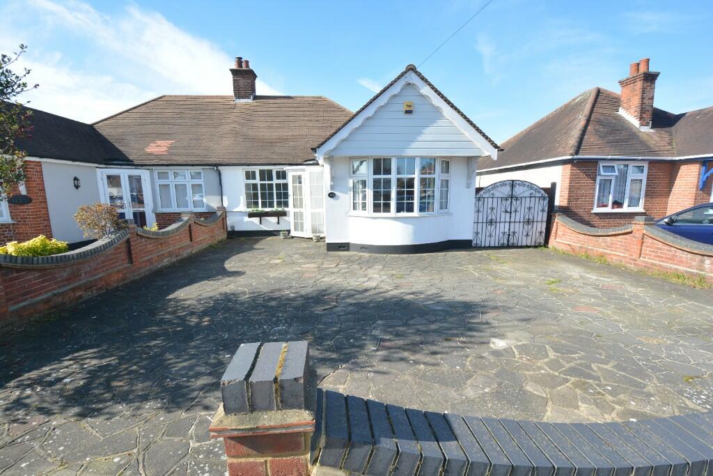 2 bedroom semidetached bungalow for sale in Blackshots Lane, North
