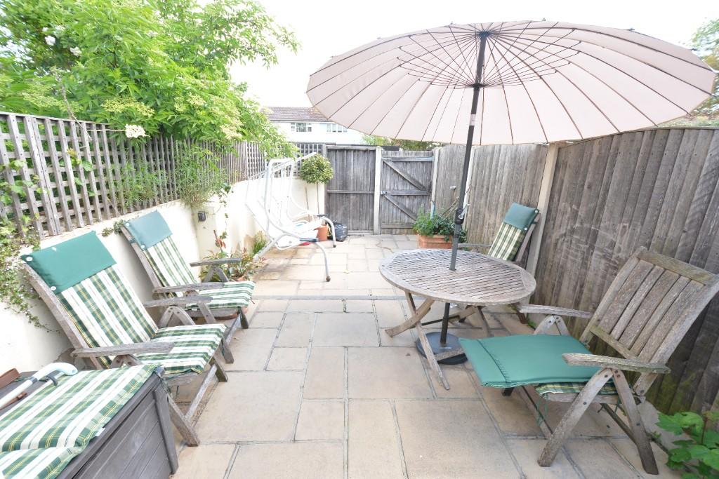 2 bedroom cottage for sale in Rowley Road, Orsett Village, RM16