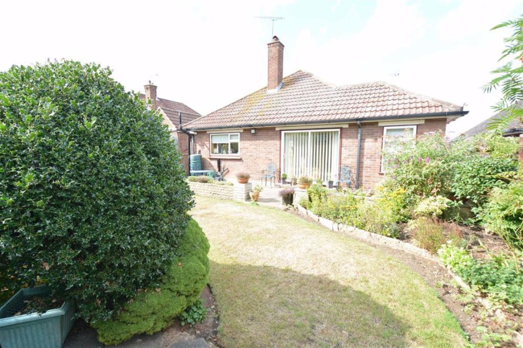 3 bedroom detached bungalow for sale in Woodward Close, Grays, Essex, RM17