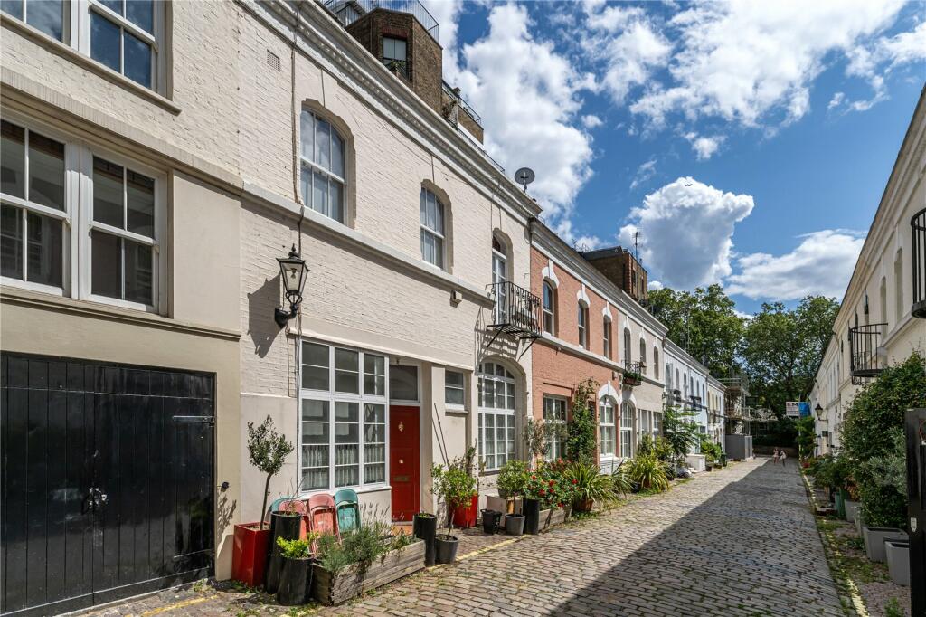 2 bedroom terraced house for sale in Ennismore Gardens Mews, London, SW7