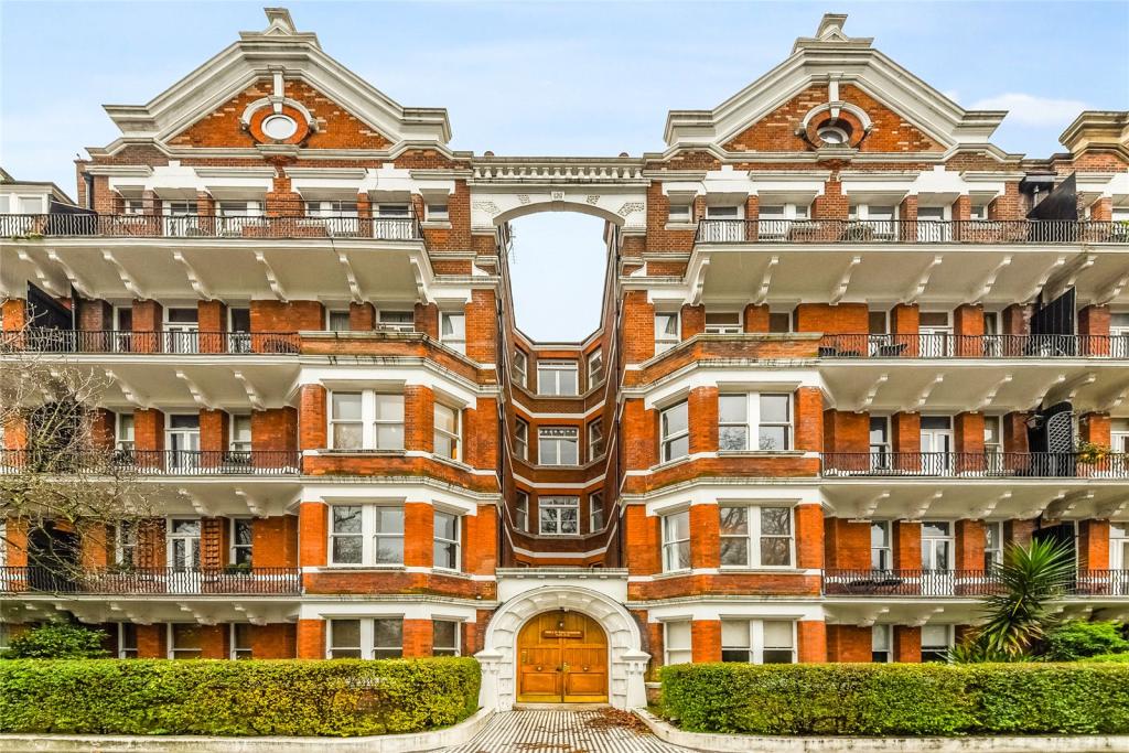 Bob Geldof's residence at 57 Prince Of Wales Mansions,