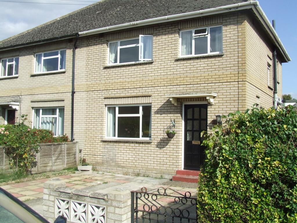 Main image of property: 17 Elmbank Avenue, Englefield Green, Egham