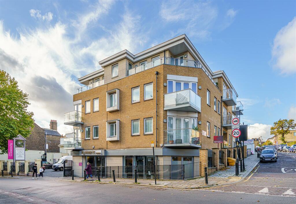 1 bedroom flat for sale in Knights Hill, West Norwood, SE27