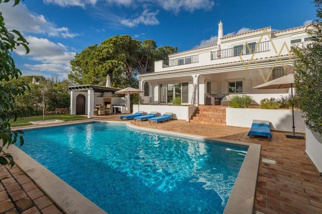 Villa for sale in Algarve, Dunas Douradas