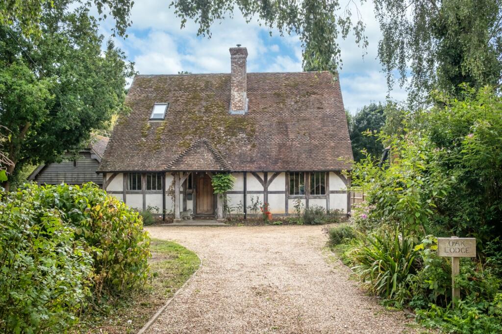 4 bedroom detached house for sale in Sunnyway, Bosham, Chichester, West