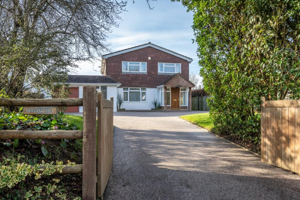 4 bedroom detached house for sale in Delling Lane, Bosham, Chichester