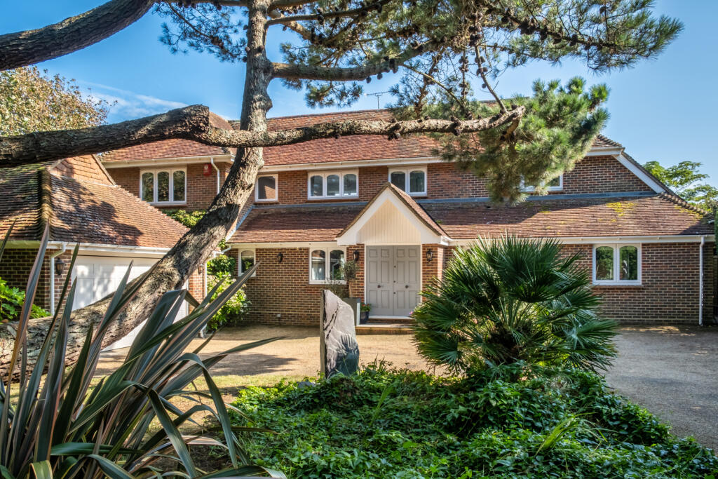 Main image of property: Gorse Avenue, Kingston Gorse, East Preston