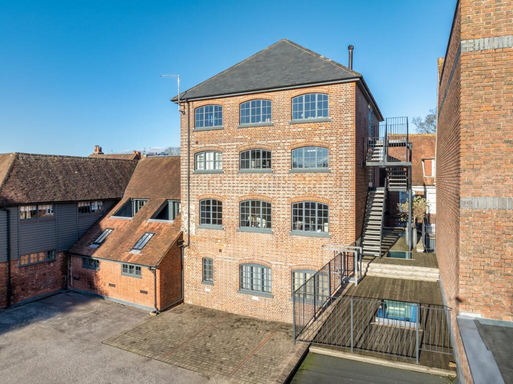 Main image of property: East Row, Chichester, West Sussex