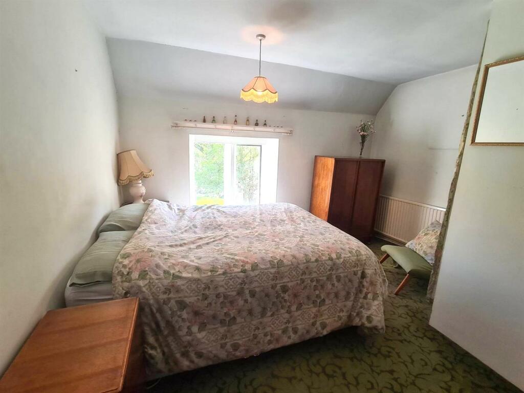 3 bedroom detached house for sale in Keepers Cottage, Farley Road