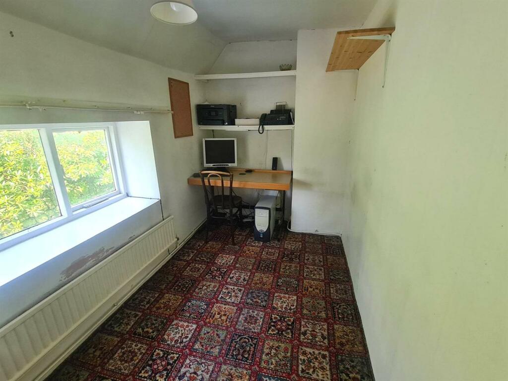 3 bedroom detached house for sale in Keepers Cottage, Farley Road