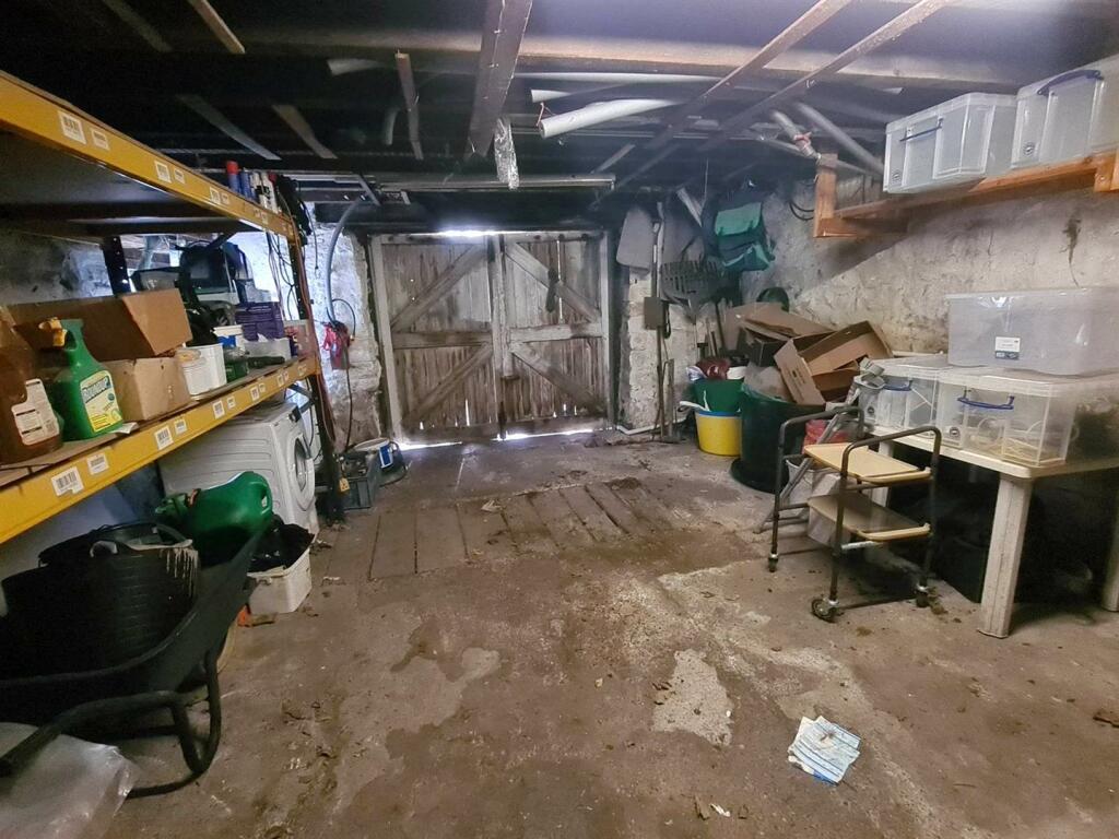 3 bedroom detached house for sale in Keepers Cottage, Farley Road