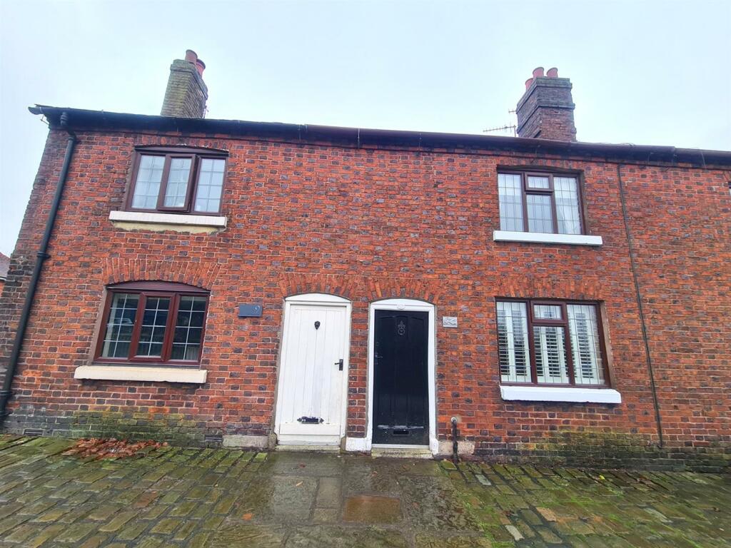 2 bedroom house for sale in 10 Overton Bank, Leek, ST13