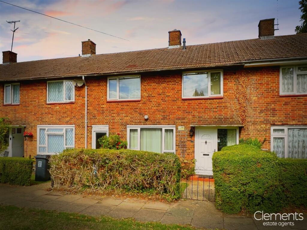 4 bedroom terraced house for sale in End Close, Hemel