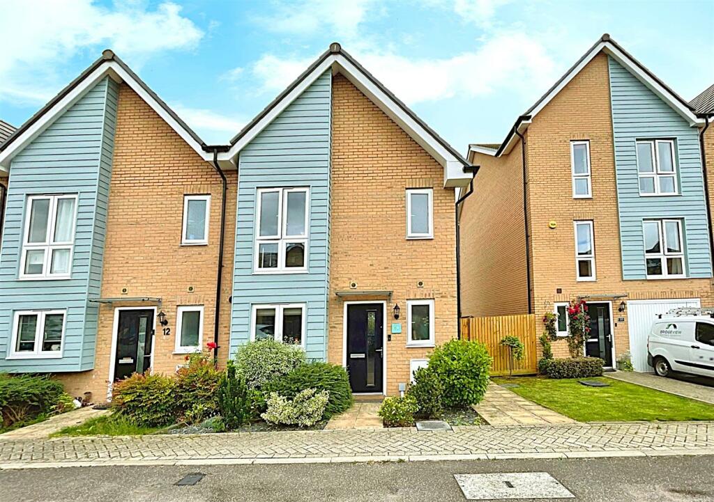 Main image of property: Bridgeview Close, Hemel Hempstead