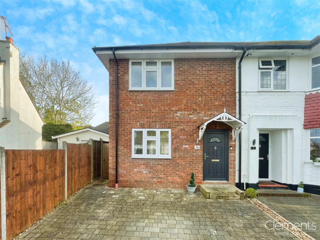 Main image of property: Mountfield Road, Hemel Hempstead