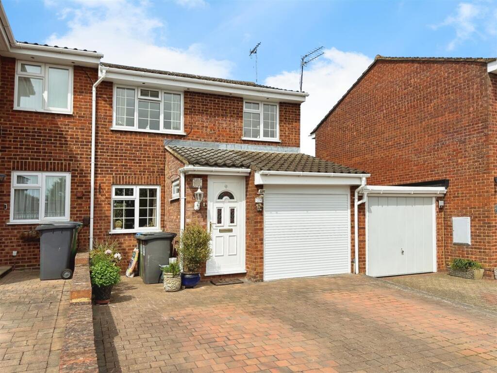 Main image of property: Berkeley Square, Hemel Hempstead