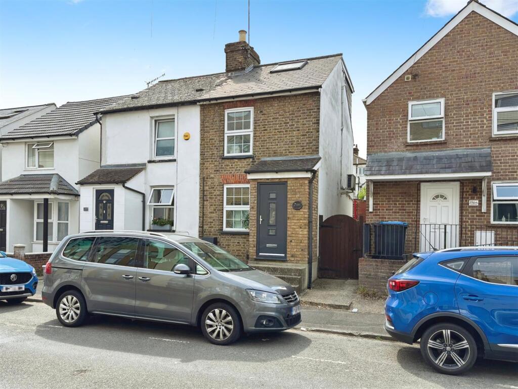 Main image of property: Cotterells, Hemel Hempstead