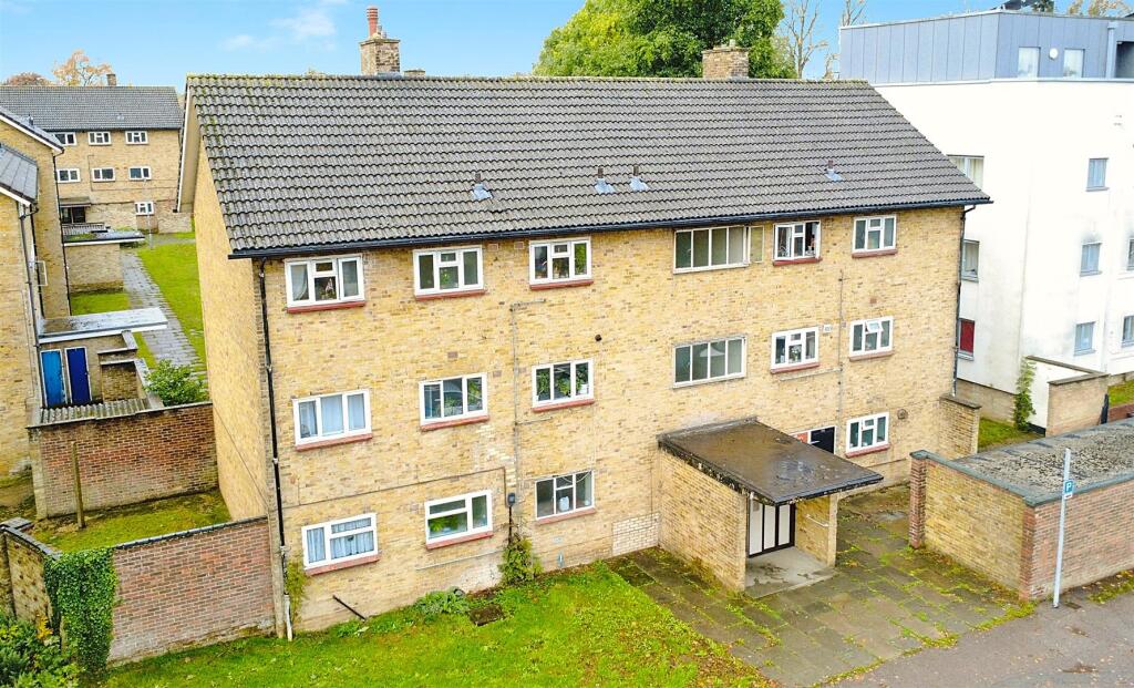 Main image of property: Longlands, Hemel Hempstead