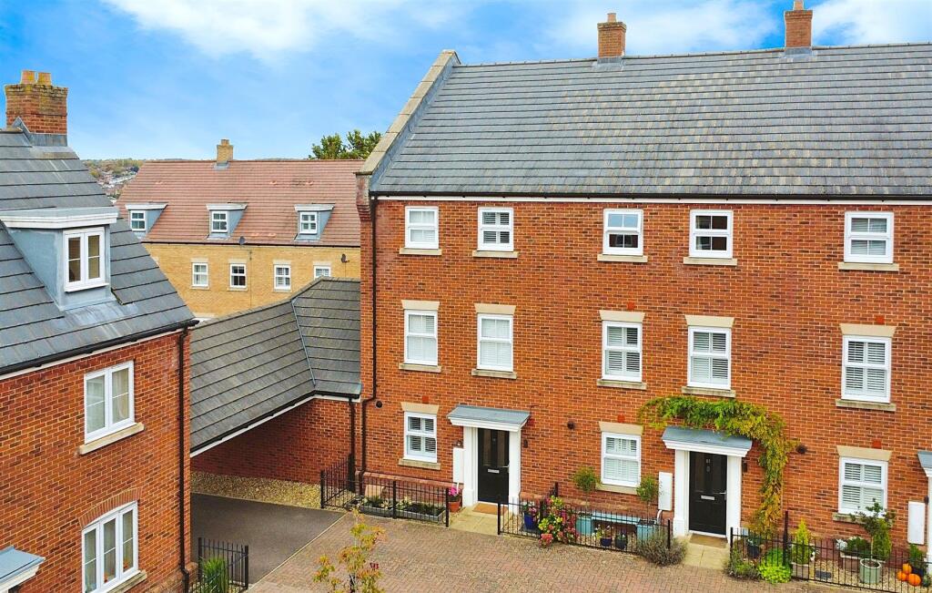 Main image of property: Shearwater Road, Hemel Hempstead