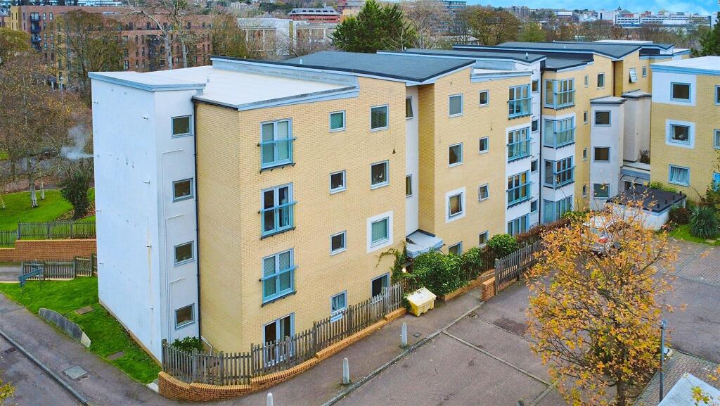 Main image of property: Gadebury Heights, Bury Road, Hemel Hempstead