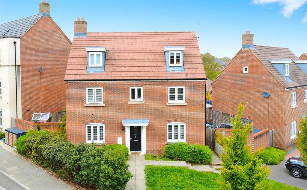 Main image of property: Shearwater Road, Aspen Park, Hemel Hempstead