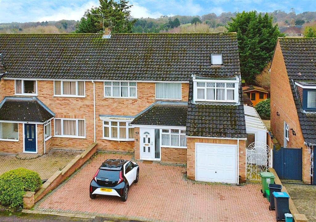 Main image of property: Pinecroft, Hemel Hempstead
