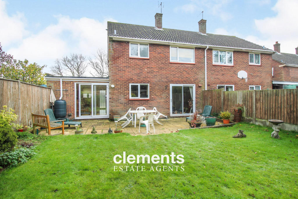 3 bedroom semidetached house for sale in Highfield, Hemel Hempstead, HP2