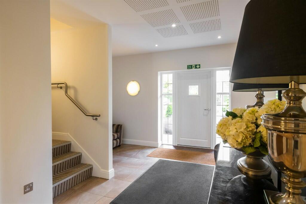 3 bedroom apartment for sale in Heath Drive, Tadworth, Surrey, KT20