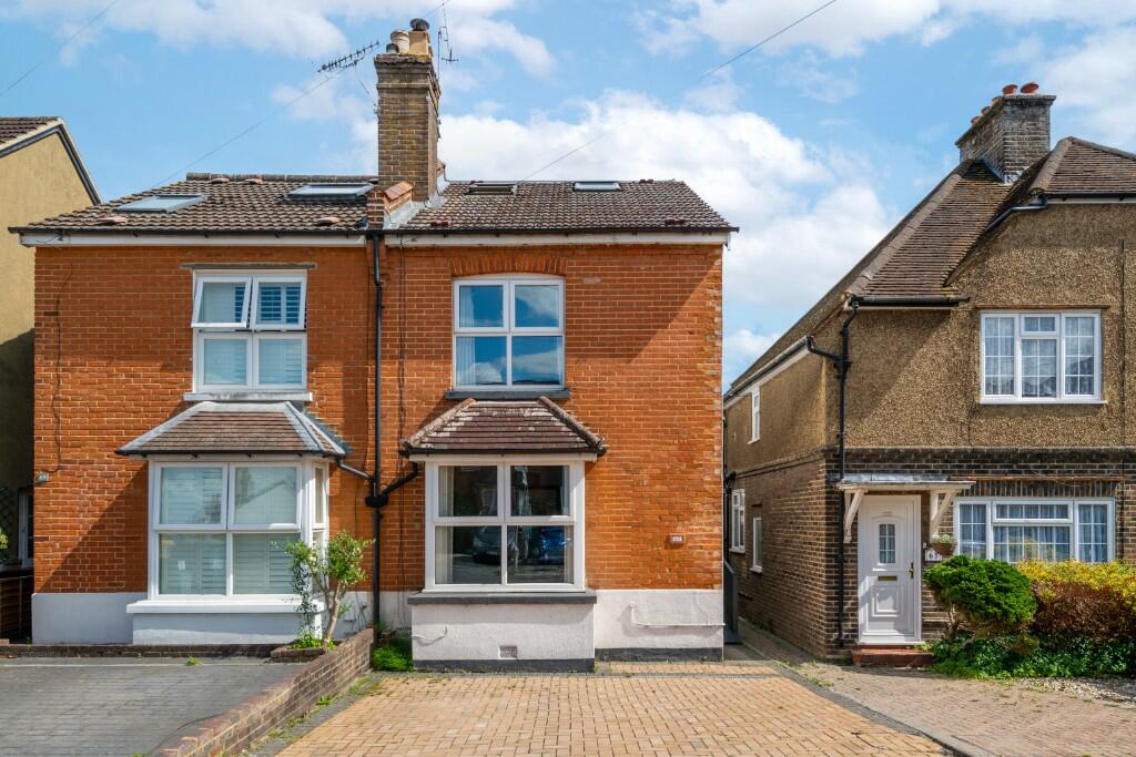 4 bedroom semidetached house for sale in St. Johns Road, Redhill