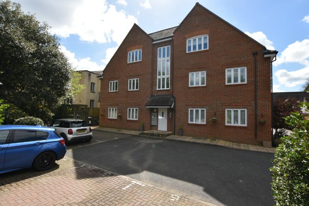 2 bedroom apartment for rent in Charlwood Place, Reigate, Surrey, RH2