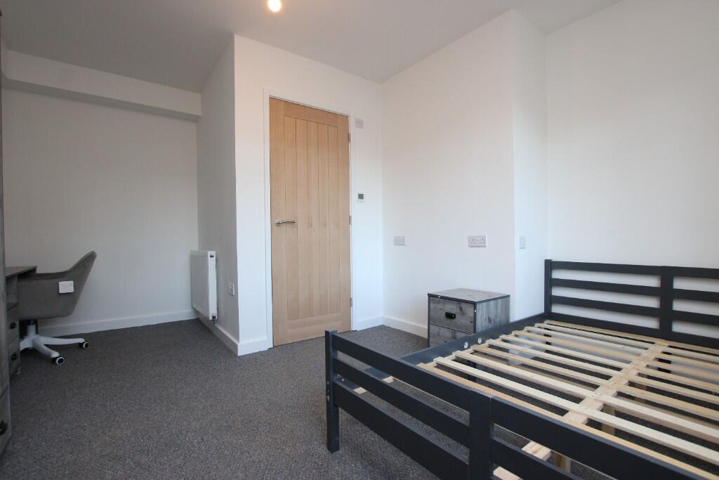 Main image of property: Windmill Avenue, Kettering, Northamptonshire, NN16