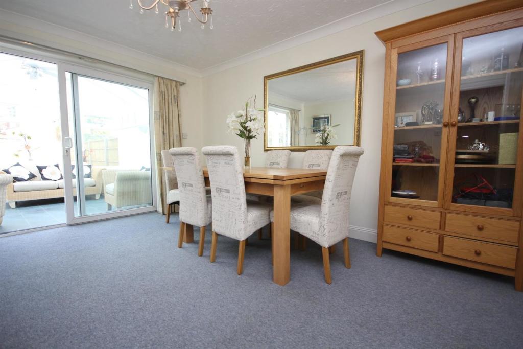 5 bedroom detached house for sale in Redcroft Lane, Bursledon, SO31