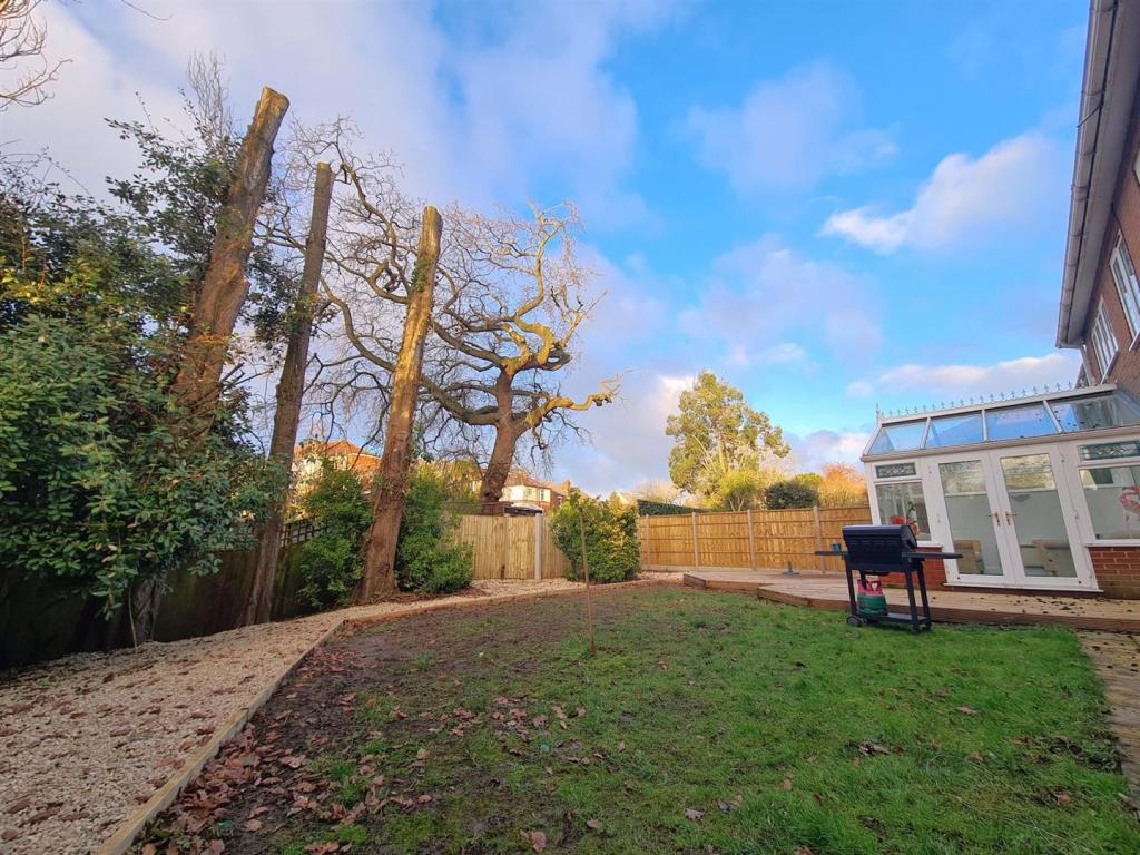 5 bedroom detached house for sale in Redcroft Lane, Bursledon, SO31