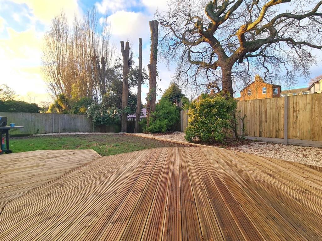 5 bedroom detached house for sale in Redcroft Lane, Bursledon, SO31