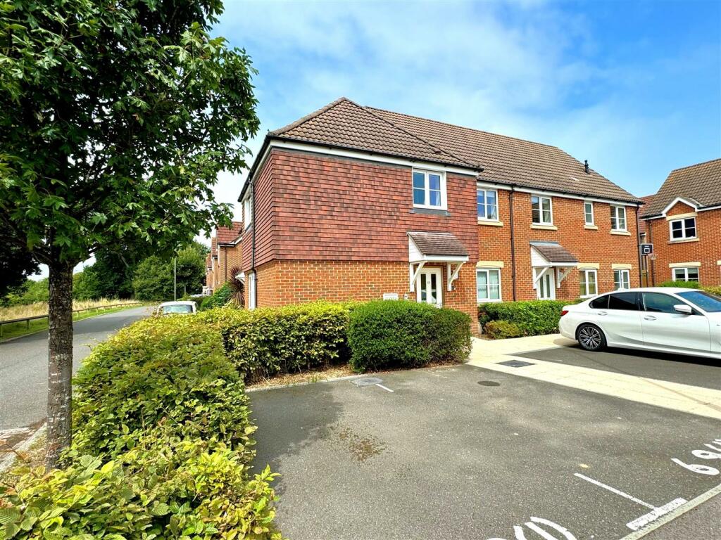 2 bedroom apartment for sale in 69 Jellicoe Drive, Sarisbury Green ...