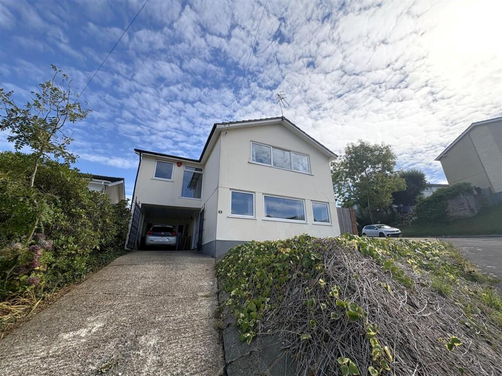 Main image of property: Beacon Mount, Park Gate, Southampton