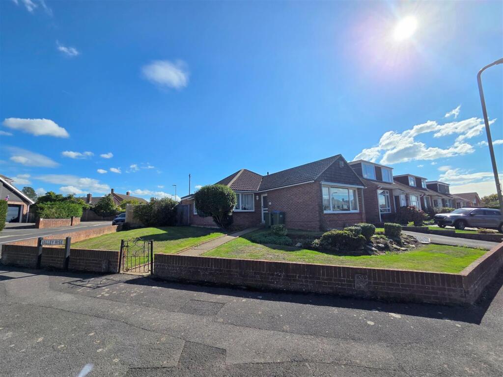 Main image of property: Barnbrook Road, Sarisbury Green, Southampton
